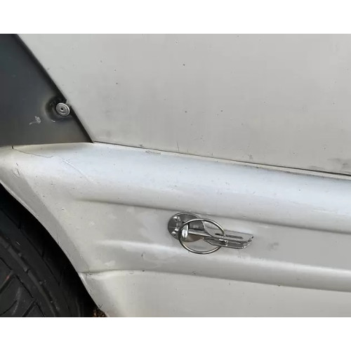 Замки капота тип Sparco, красные