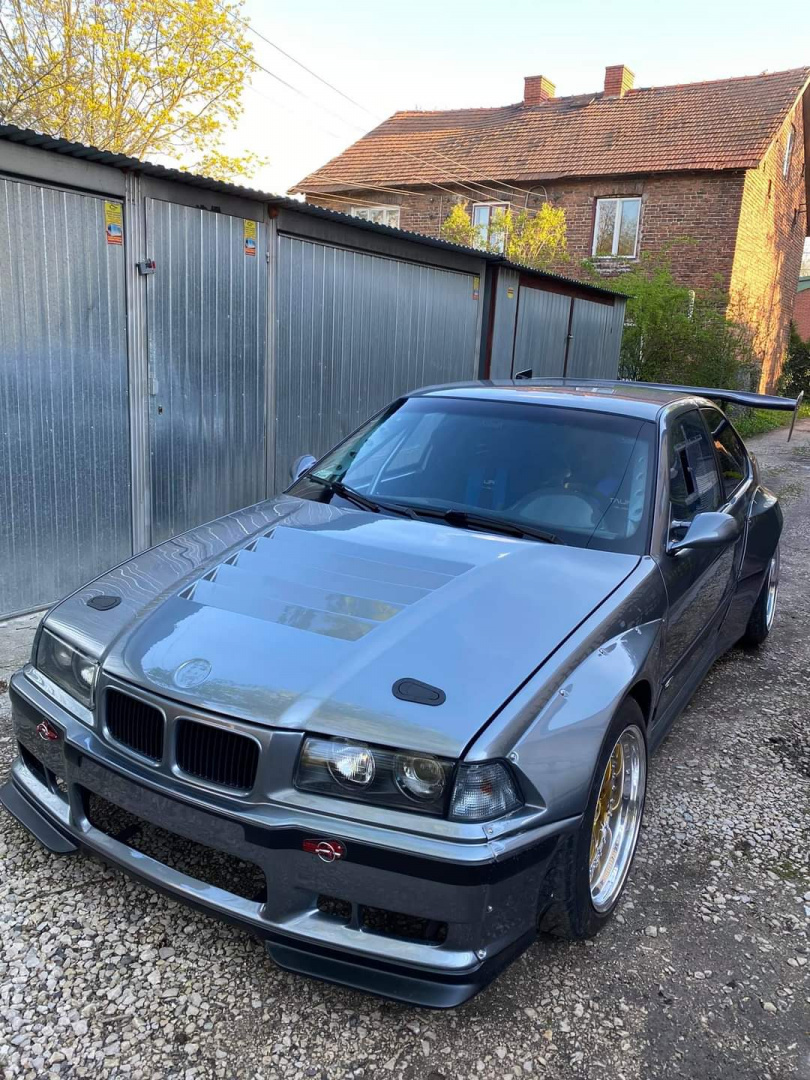 Пластиковый капот с воздухозаборником BMW E36 MikinkaProject